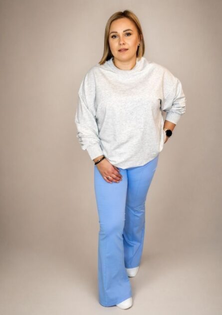 Bluza damska over basic szary melanż PatiStyle. Świetna, wygodna luźna gładka bluza z przeszyciem na plecach w kolorze szarego melanżu.