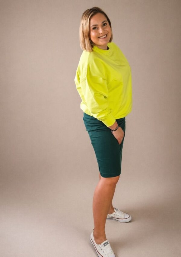 Spódniczka damska midi z prążka zielona PatiStyle. Piękna, elastyczna i wygodna spódniczka - idealna baza wielu stylizacji.